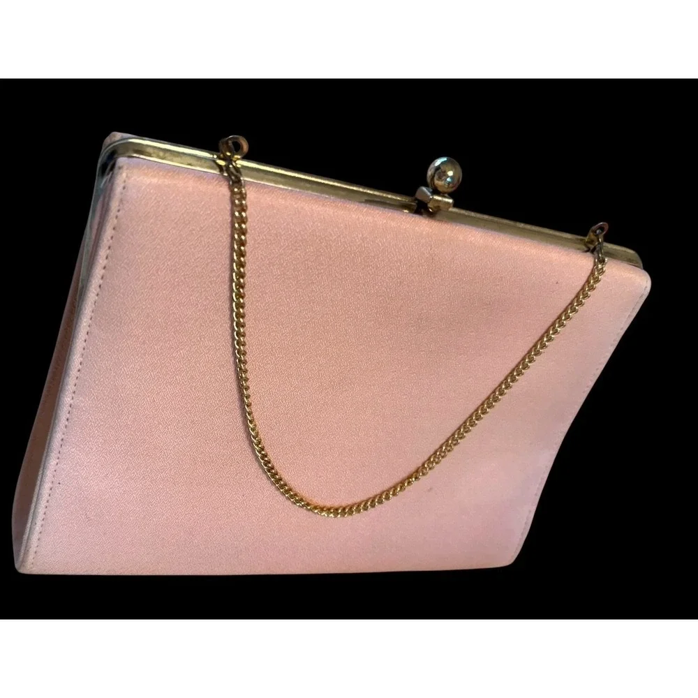 Vintage Peau‎ de Soie Kisslock Pink Cocktail Party Cuban link chain handbag